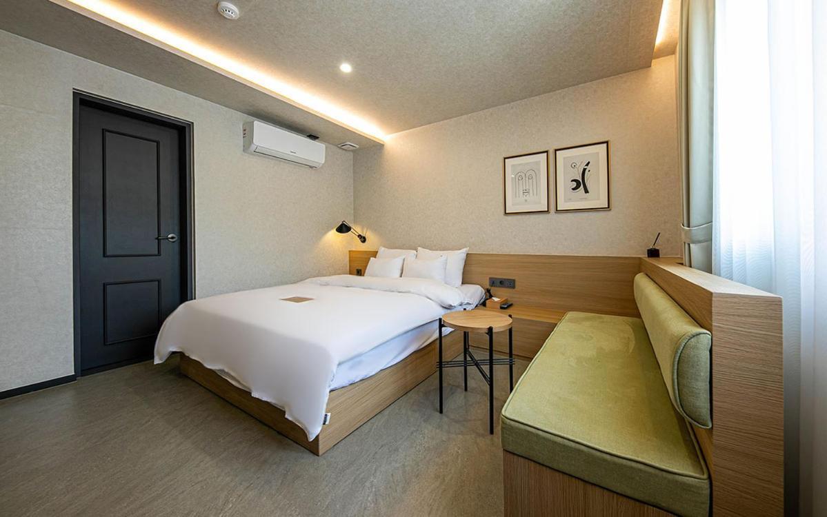 Hotel Yaja Gimhae Экстерьер фото